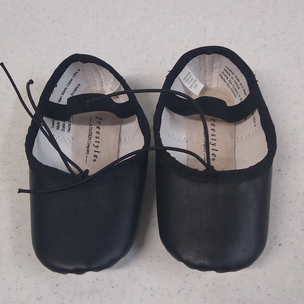 Freestyle Girl's/ Boy's Ballet Slippers Kids Size 9 by Danskin NWOT